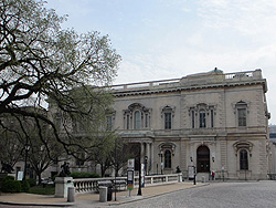 Peabody　entrance