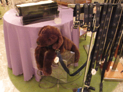 20130603_basshall_shopdog.gif