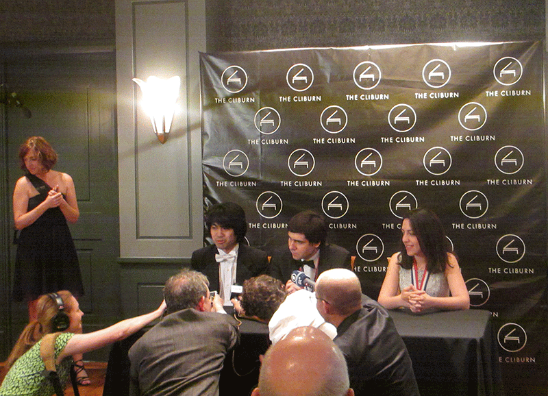 http://www.piano.or.jp/report/04ess/livereport/images/20130609_interview_prizewinners.gif