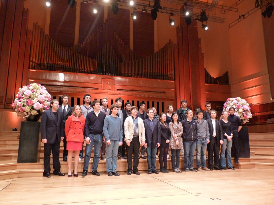 http://www.piano.or.jp/report/04ess/livereport/images/QE_semifinalists.jpg