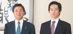 調布市の長友貴樹市長