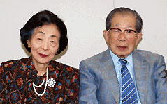 藤沢克江先生（左）と日野原重明先生（右）
